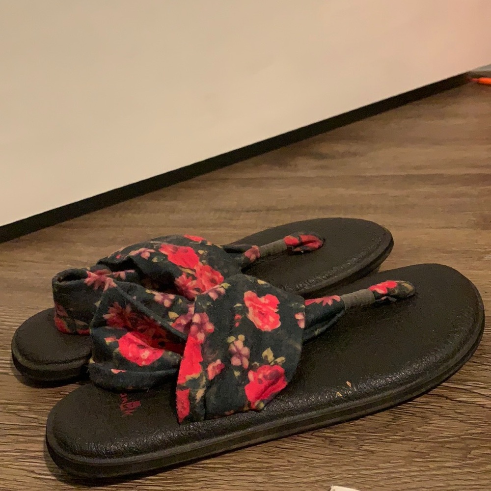 Sanuk yoga sling sandals, size 7